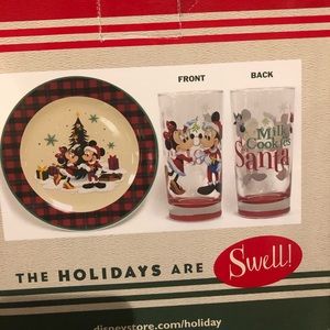 Disneyland Parks Milk & Cookies cup and plate set